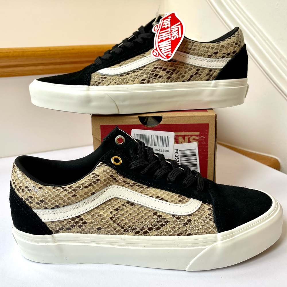 NWT Vans Old Skool Black Suede sneakers with snake print leather low top shoes